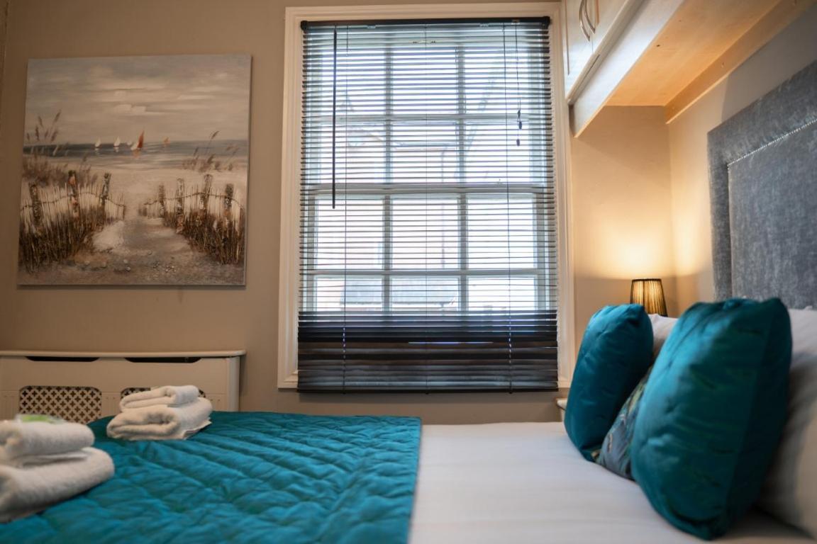 Perfectly Located Central Chester Town House -2Br Exterior photo